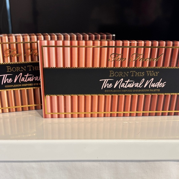 Too Faced Eyeshadow Palette — The Natural Nudes - Picture 2 of 5